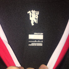 Load image into Gallery viewer, 07/08  Manchester Black Fit Jersey
